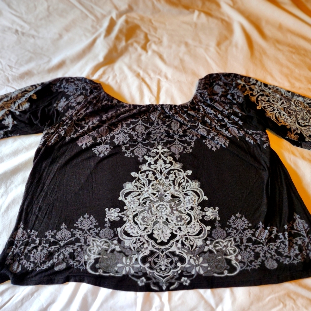 CAROLE LITTLE II, Boho top  Black & gray w/ imbeded silver studs. 3/4 sleeve